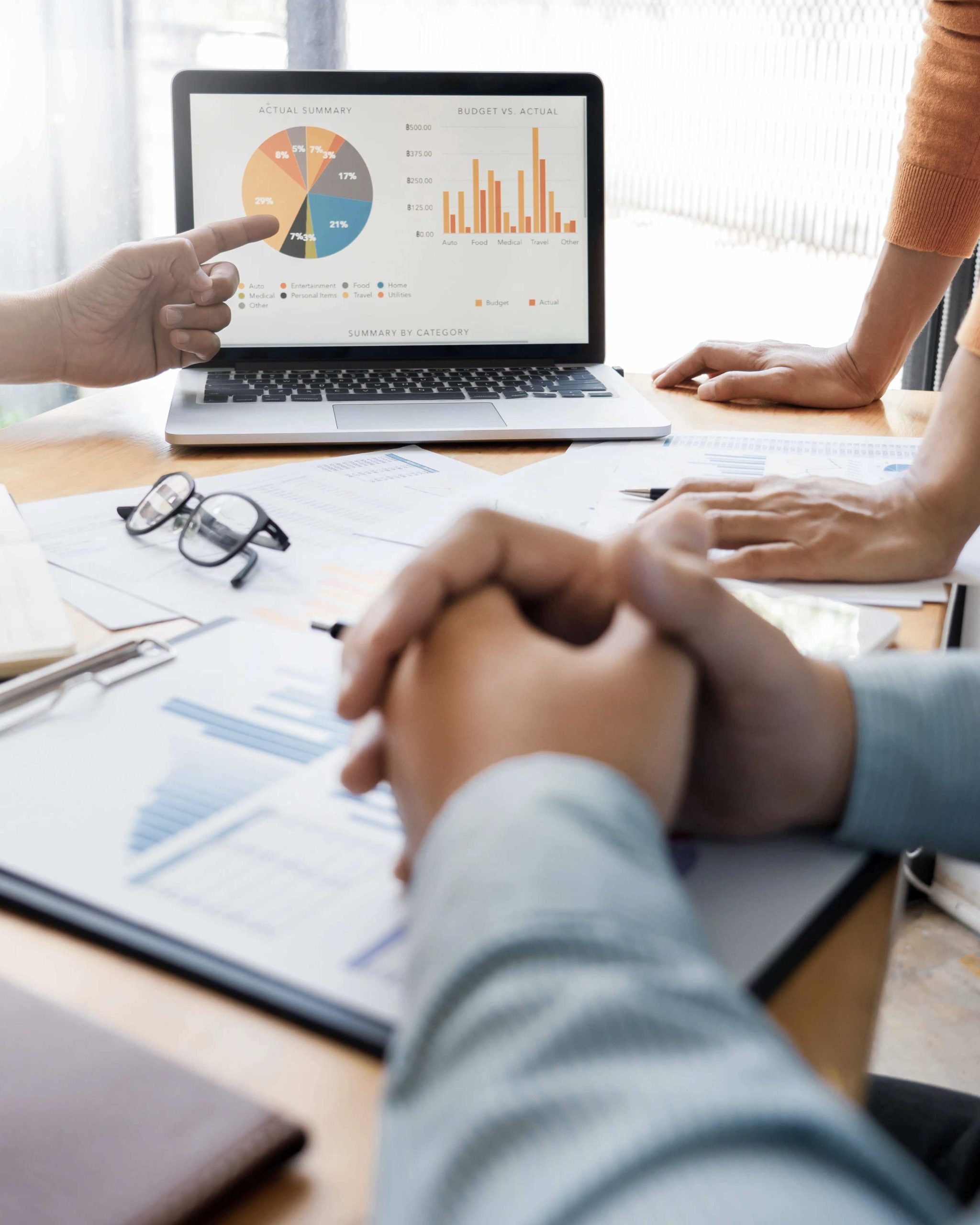 Image de personnes qui discutent de marketing - Thématique de formation Territoire d'Entrepreneurs